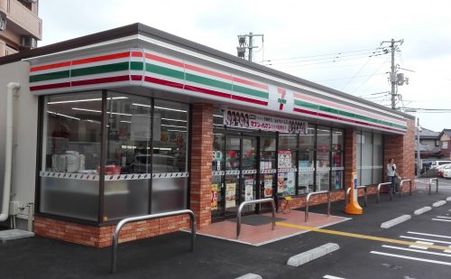 コンビニ　セブン-イレブン木更津幸町店（コンビニ）まで322m