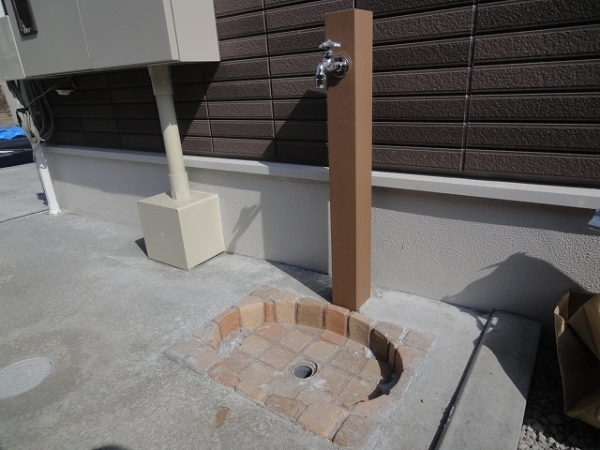 その他共有部分　散歩後、ペットの脚洗い等できます。