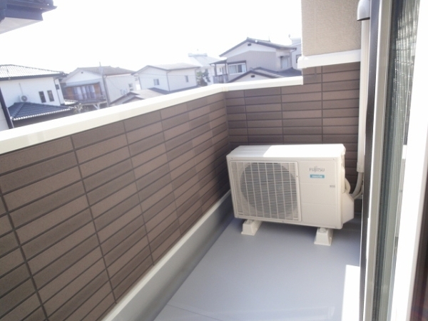 バルコニー　バルコニーがあり洗濯物が外干しできます。