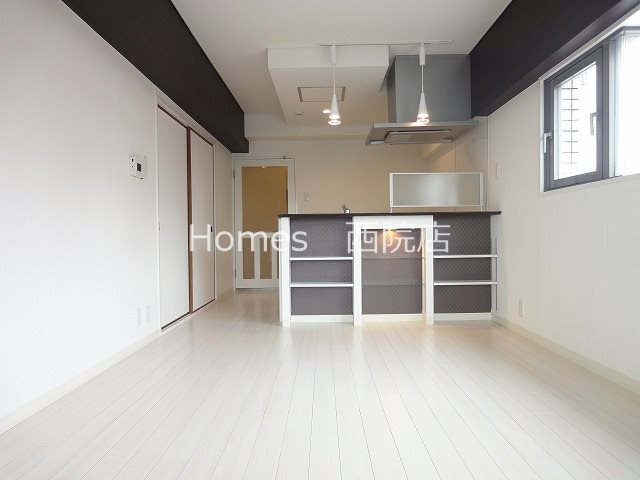 居室・リビング　別号室参考写真