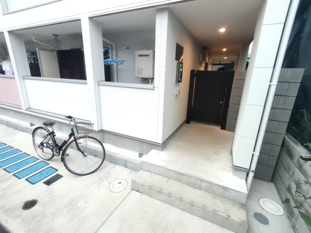 エントランス　清潔なエントランスです