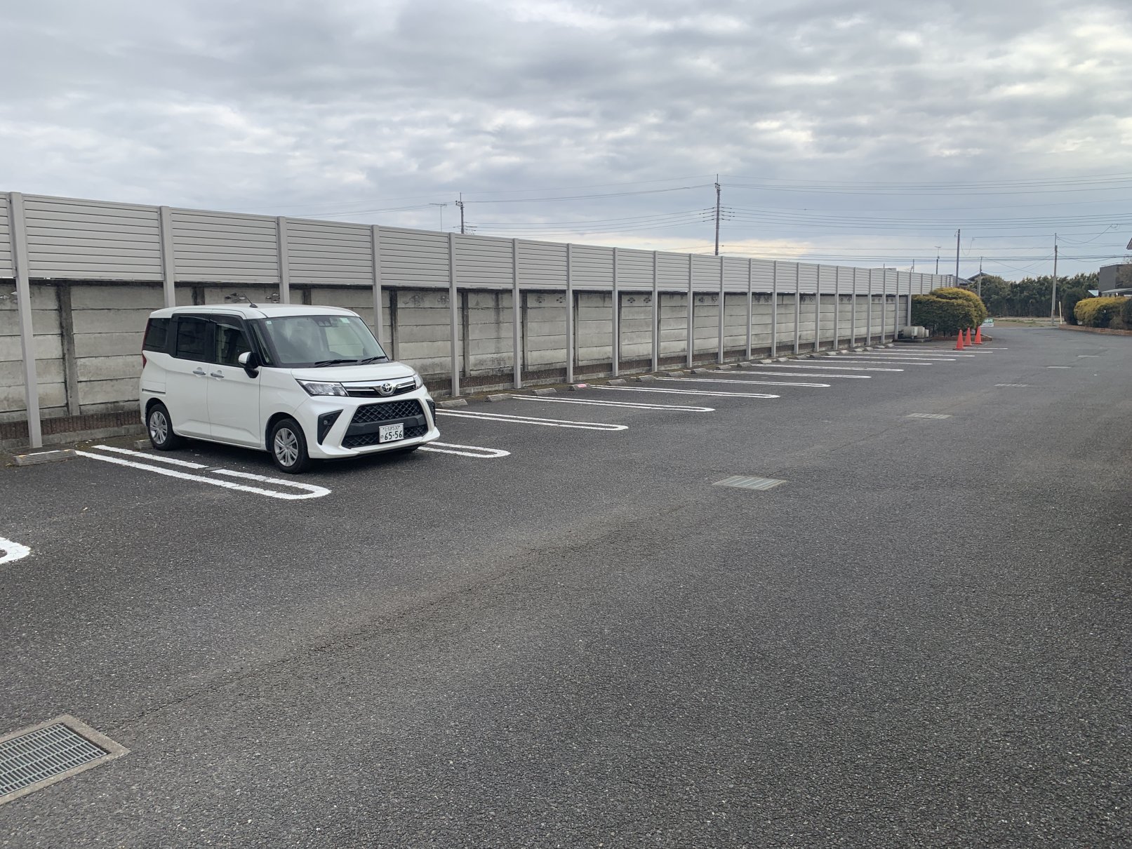 駐車場　敷地内駐車スペース