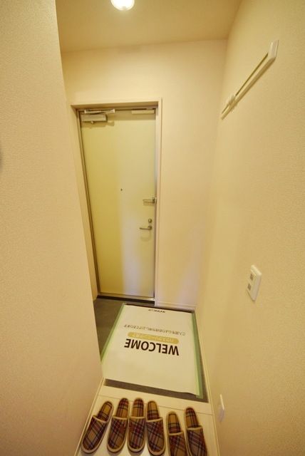 玄関　※別号室参考写真です