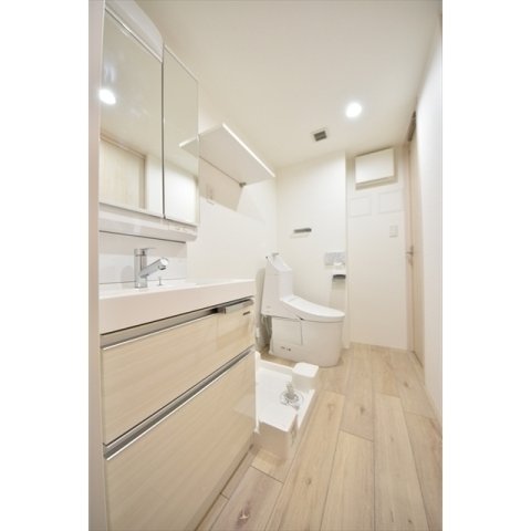 洗面設備　内装は落ち着いています