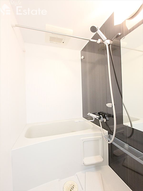 バス・シャワールーム　バスルーム