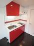 キッチン　赤のキッチンが映えます。
