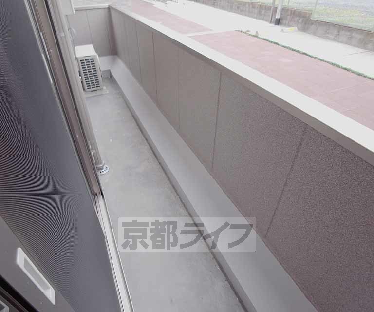 バルコニー　広いバルコニーで日当たりバッチリ