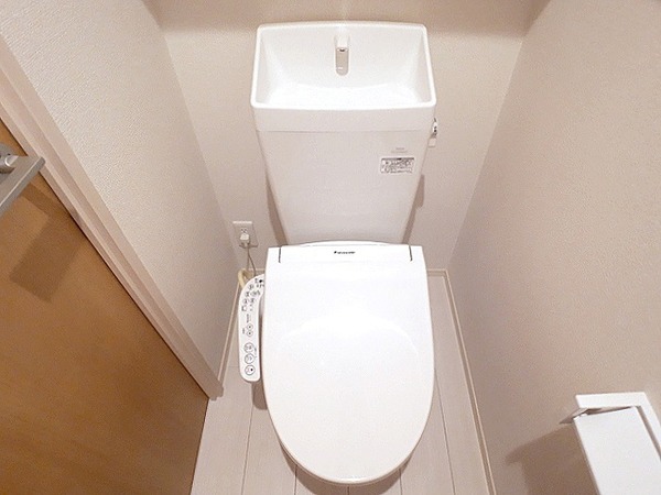 トイレ　温水洗浄便座