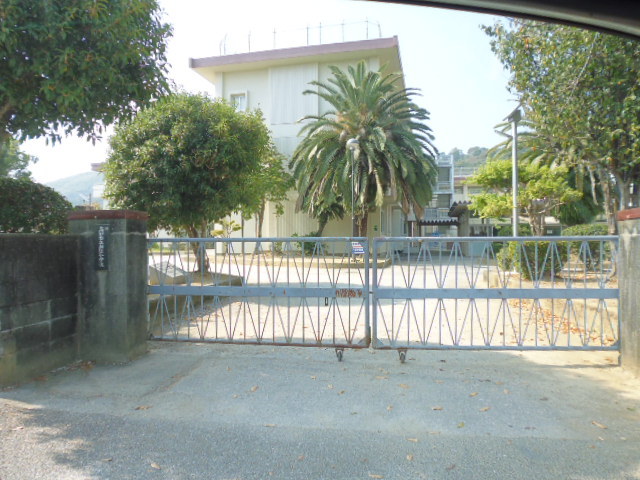 小学校　潮江小学校（小学校）まで346m