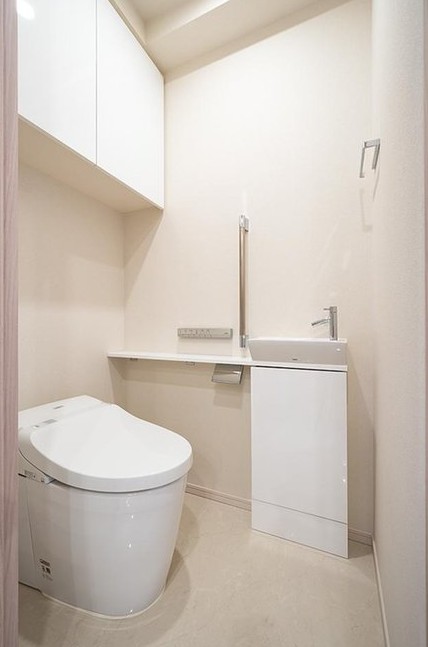 トイレ　清潔感のあるトイレです