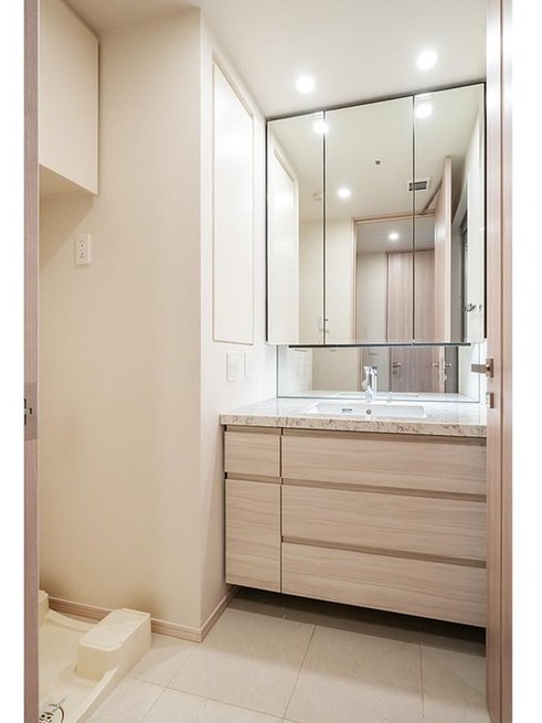 洗面設備　広い洗面スペース