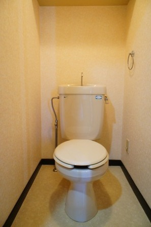 トイレ　清潔感のあるトイレです