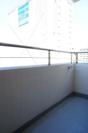 バルコニー　開放的で明るい空間を演出してくれるバルコニーです