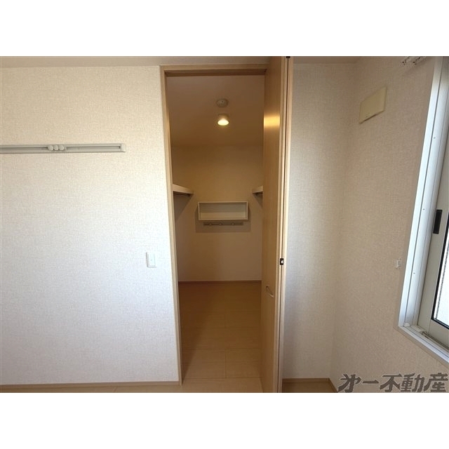 収納　ウォークインクローゼット
