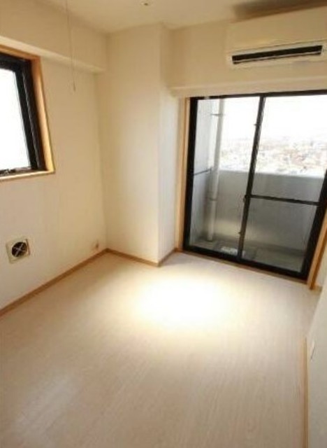 居室・リビング　２面採光のお部屋