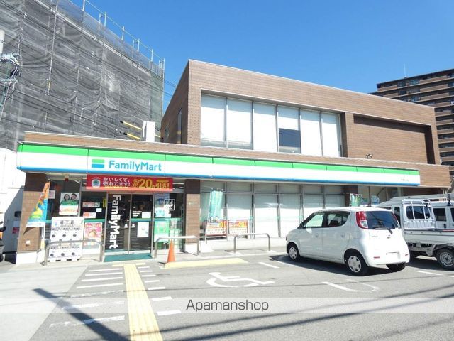 コンビニ　ファミリーマート新喜多東店（コンビニ）まで160m