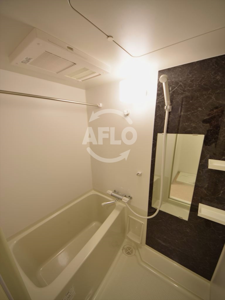 バス・シャワールーム　ルーエ本町　浴室換気乾燥暖房機付バスルーム