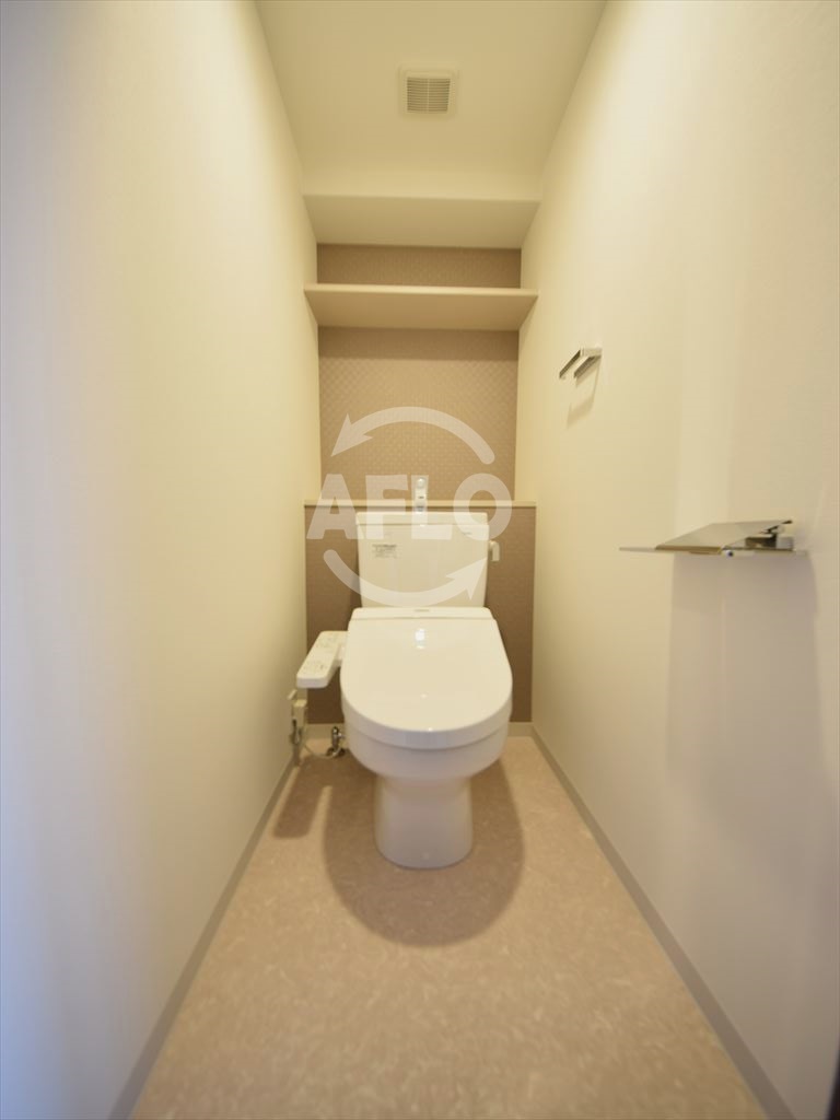 トイレ　ルーエ本町　温水洗浄便座