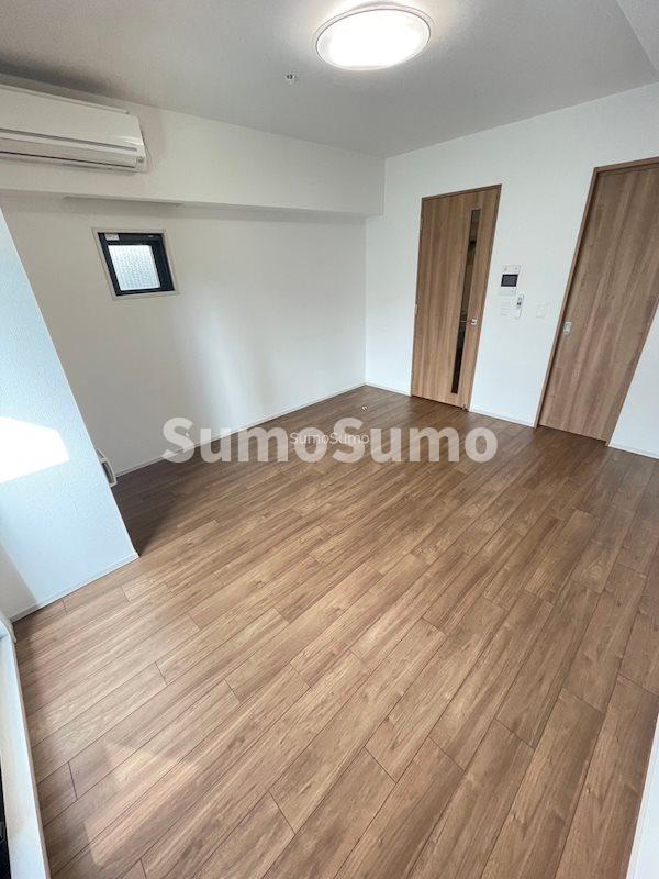 居室・リビング　こちらのリビングで趣味の時間をお楽しみください