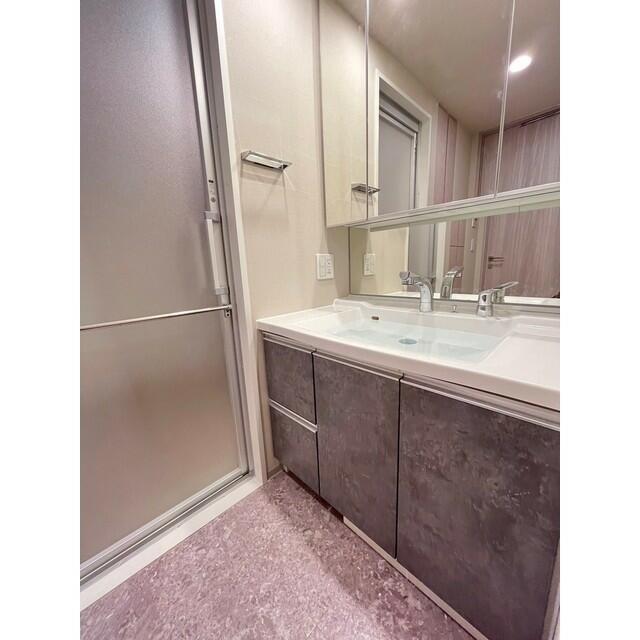 洗面設備　※参考写真（同タイプ・別部屋）