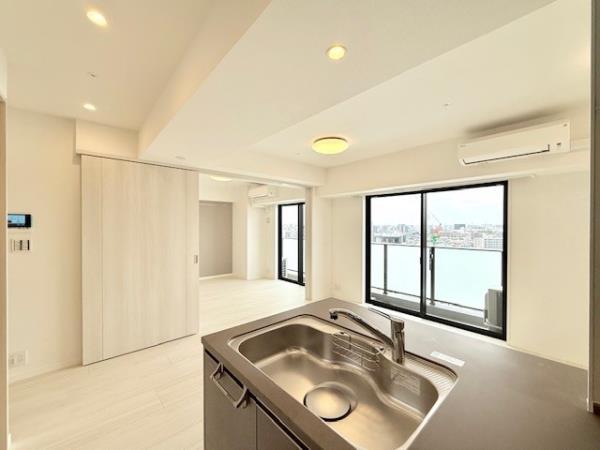 居室・リビング　ゆったり過ごせる居間です