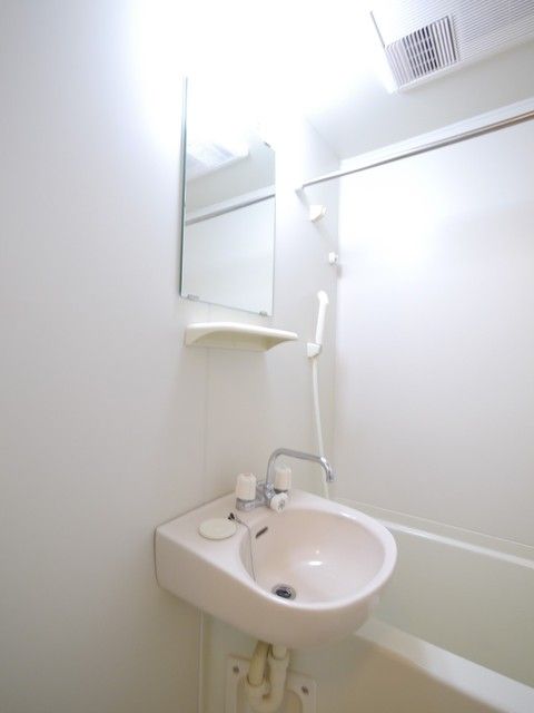 洗面設備　★鏡付の洗面台です★