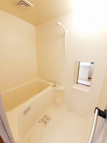 バス・シャワールーム　お風呂で日々の疲れを落としましょう