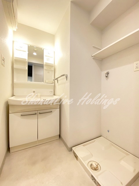 洗面設備　シャワー付き洗面台♪