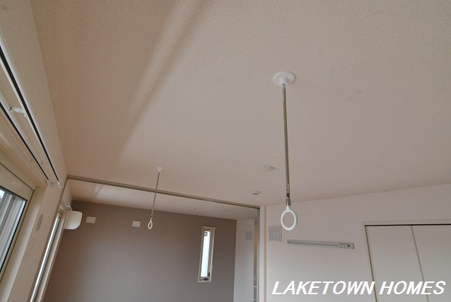 その他設備　あると便利な室内物干し機能付です。