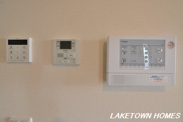 セキュリティ　ALSOKホームセキュリティ完備・モニター付インターホンです