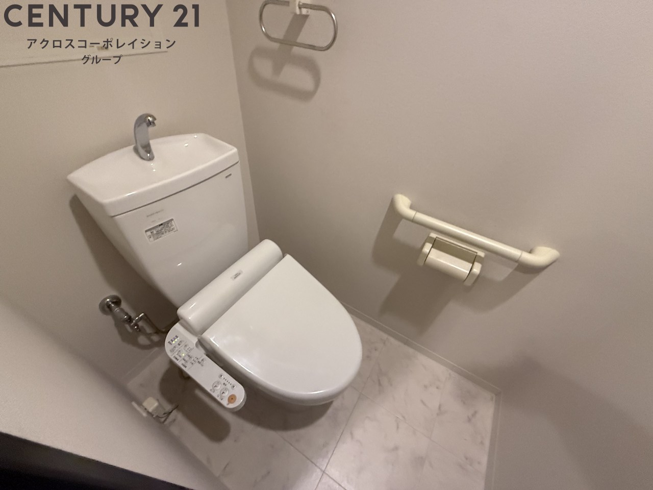 トイレ　温水洗浄便座付きでおすすめ！