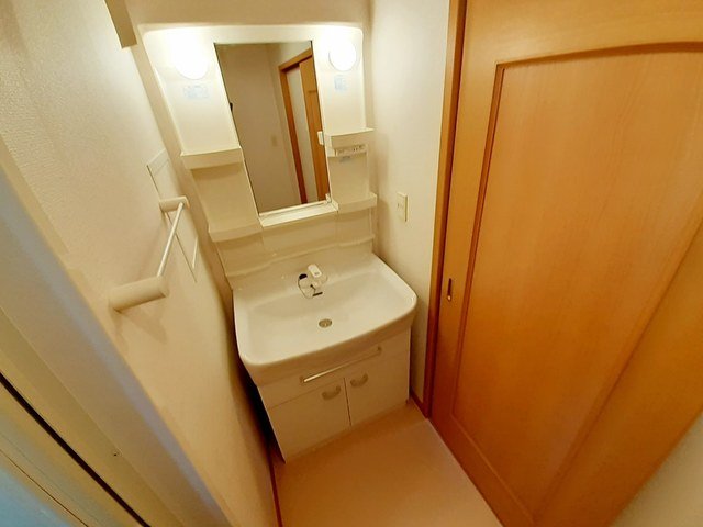 洗面設備　使いやすい洗面所です