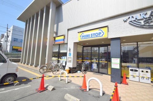 コンビニ　ミニストップ 高殿5丁目店（コンビニ）まで277m
