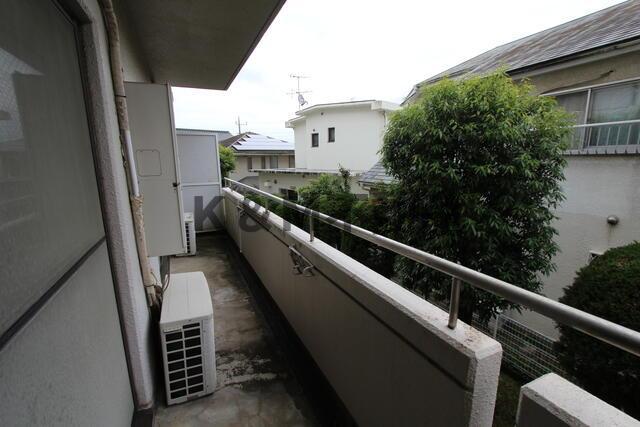 バルコニー　お洗濯にも便利なバルコニー付き