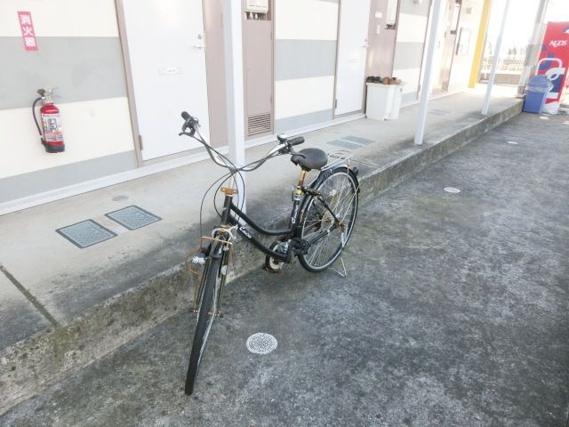その他　皆さんここに自転車置いてました。