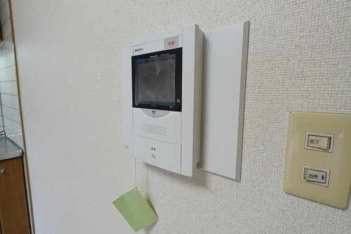 セキュリティ　モニター付きインターホン（前回内装時2024年12月撮影）
