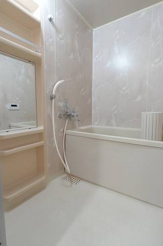 バス・シャワールーム　バス（前回内装時2024年12月撮影）