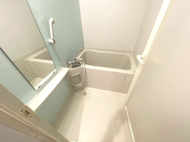 バス・シャワールーム　イメージとして同建物他部屋を表示しています
