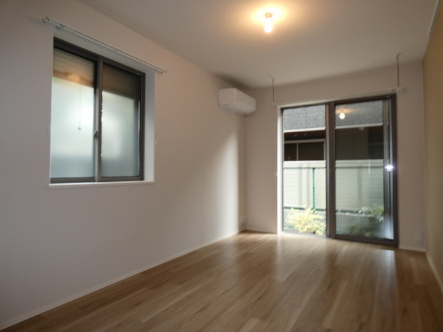 居室・リビング　★明るいフローリングの角部屋です★