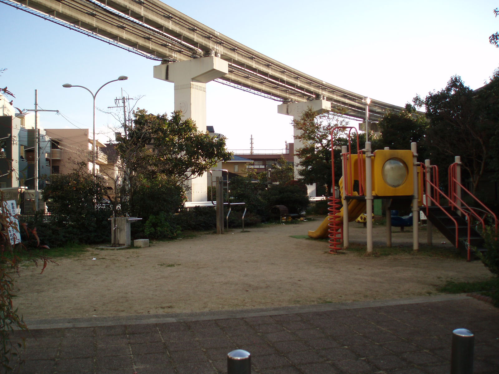公園　蛍池南町３丁目第２児童遊園（公園）まで56m