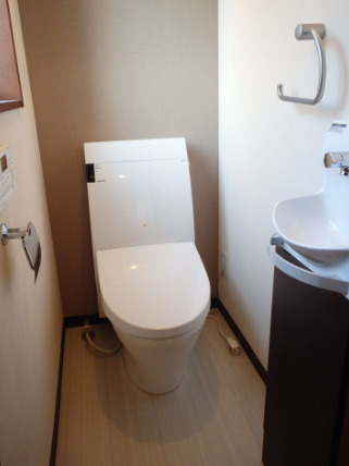 昭代1丁目貸家のトイレ写真