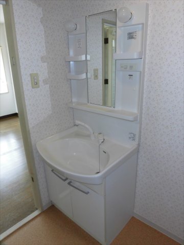 洗面設備　※同物件、別のお部屋の写真です。設備は現況に従います。