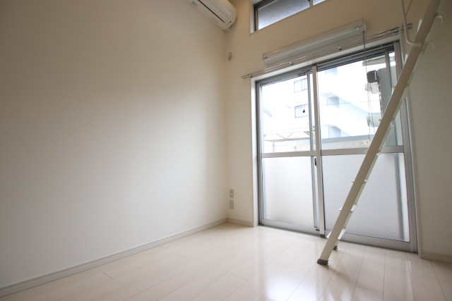 居室・リビング　※他のお部屋の参考写真です