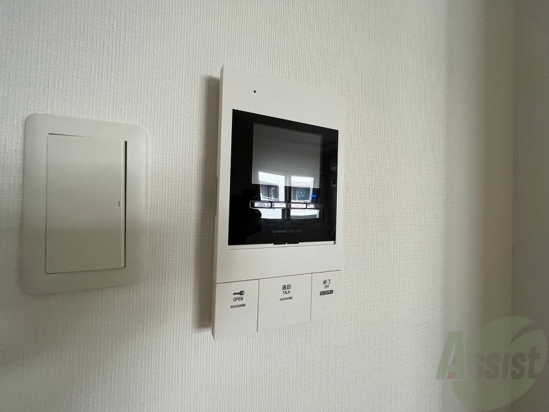 セキュリティ　ＴＶモニター付インターホンです。来客者の顔が見えるので安心！