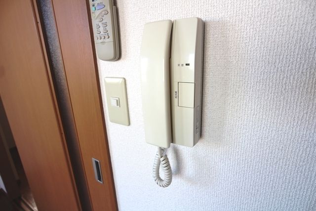 セキュリティ　★インターホン付き★