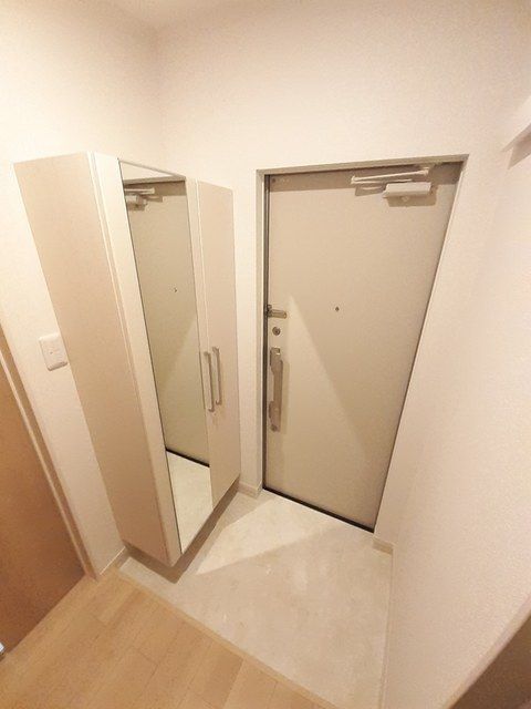 玄関　アンソレイエ町屋　荒川区荒川４