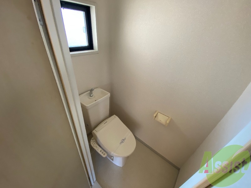 トイレ　トイレはウォシュレット機能付き。シャワートイレは日本の宝。