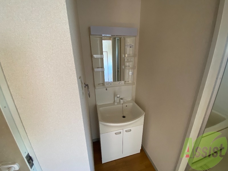 洗面設備　シャンプードレッサーなので身支度しやすそうですね。