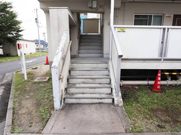 エントランス　建物の内部です