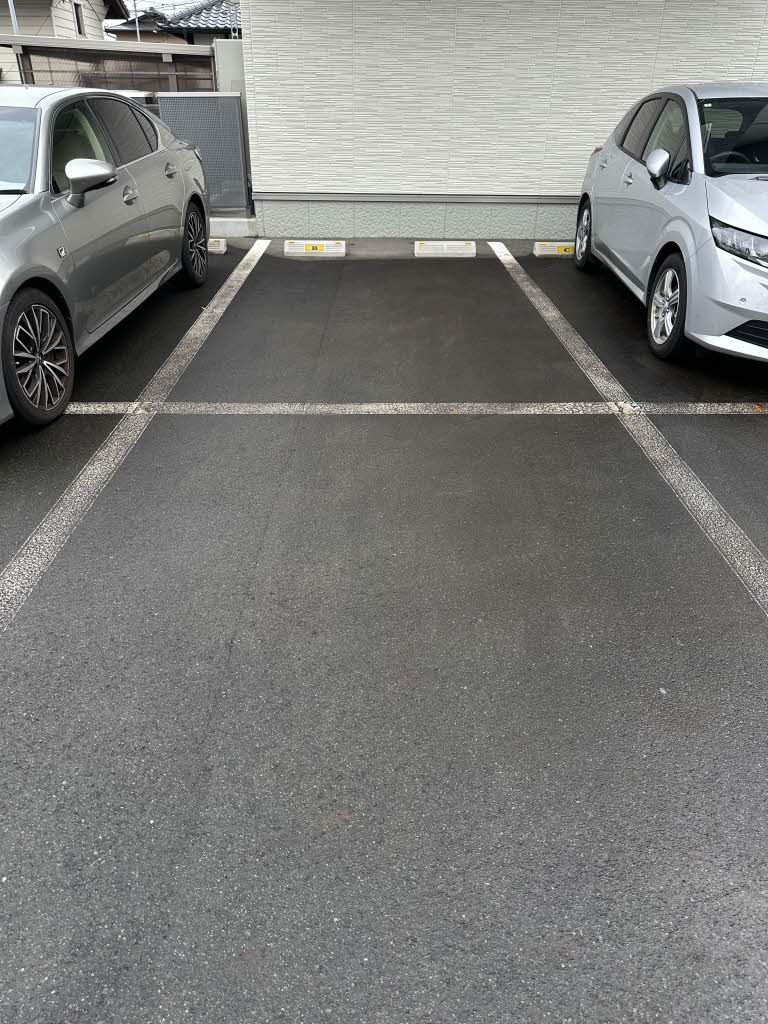 建物外観　駐車場